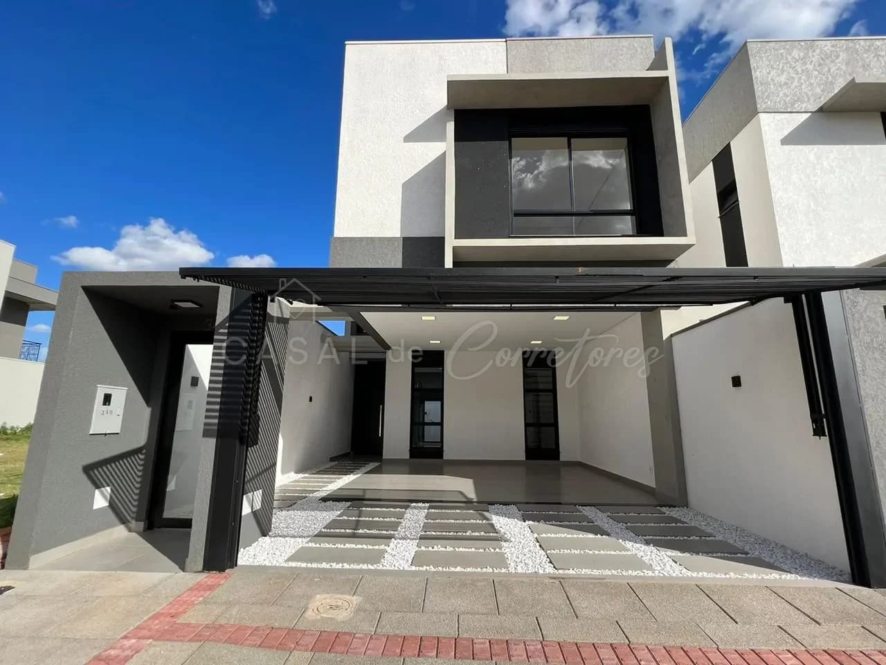 Sobrado Novo no Tropical